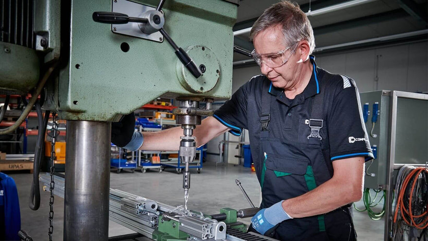 Unsere Produktion ist zertifiziert: Sozialverantwortliche Unternehmensführung nach SA8000 Standard.